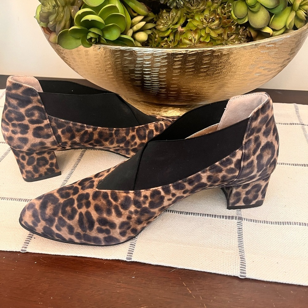 BeautiFeel Leopard Print Heels Size 39 (8) Super Chic Wild Side Pointed Toe Stre